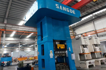 2500T Electric Screw Press Production Line 2500T Electric Screw Press Production Line